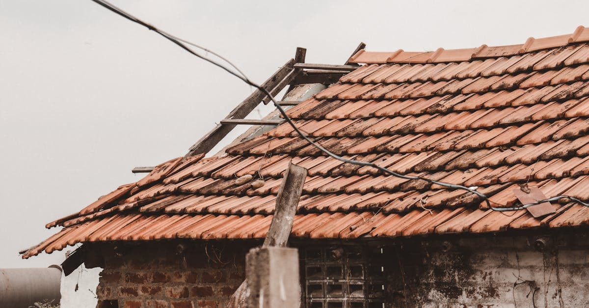 Cover Image for Wind Damage to Your Roof vs Flood Damage to Your First Floor: Different Policies Pay